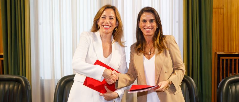 Natalia Chueca renueva el convenio con CaixaBank para continuar con el programa de deporte saludable «Entra en Acción»
