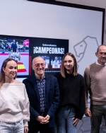 El Ayuntamiento recibe a las dos medallistas zaragozanas del Campeonato del Mundo de Kyokushin