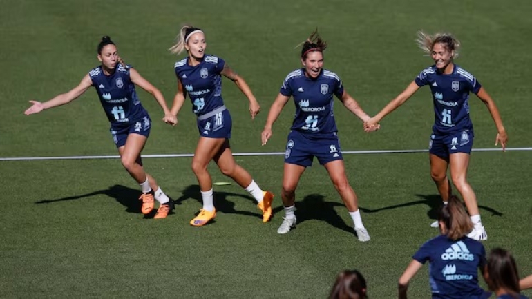 Liga F y Wallapop unen fuerzas para inspirar a las niñas a no abandonar el deporte