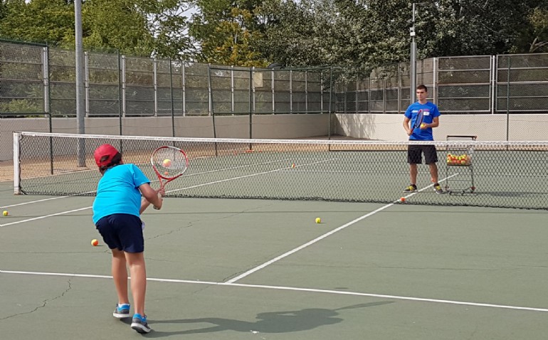 Plazo de renovación para los cursillos municipales de natación terapéutica, gimnasia acuática y tenis