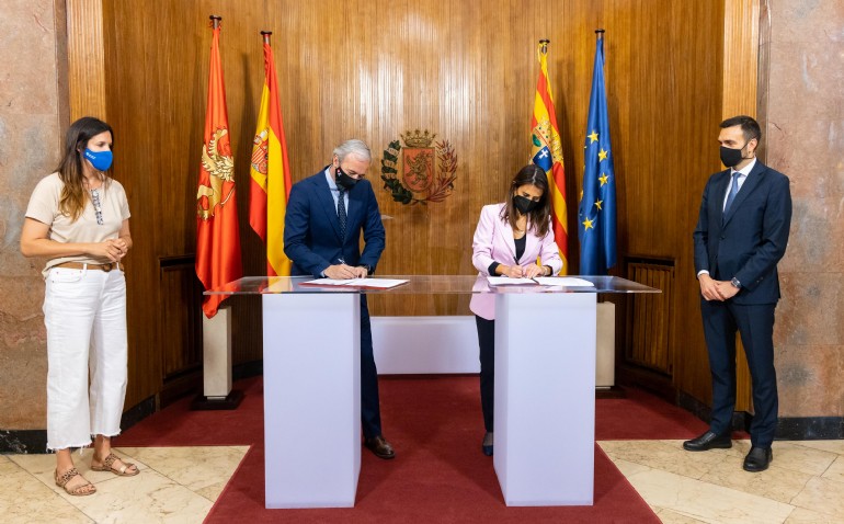 Ayuntamiento y CaixaBank amplían su colaboración para impulsar actividades deportivas para todos los públicos en los próximos tres años