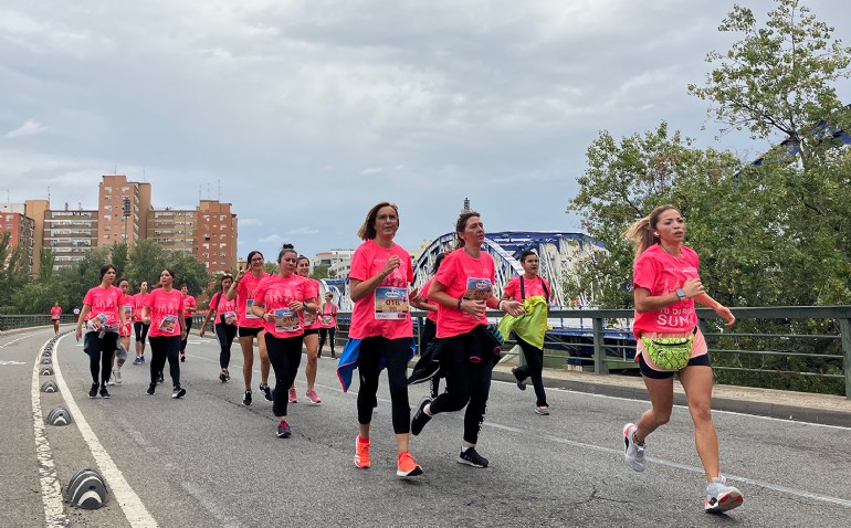 Fotos y Clasificaciones de la Carrera de la Mujer Zaragoza con 11.400 corredoras formando una espectacular «marea rosa»
