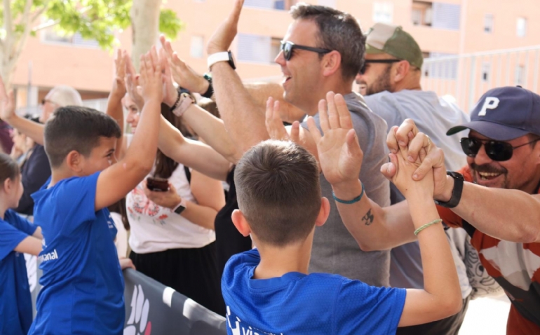 Cientos de personas disfrutaron de la fiesta familiar y deportiva al aire libre en el Distrito Sur
