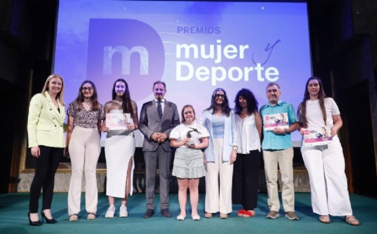 La Escuela de Baloncesto adaptado de Atades logra el premio Impulso a la Mujer en el Deporte