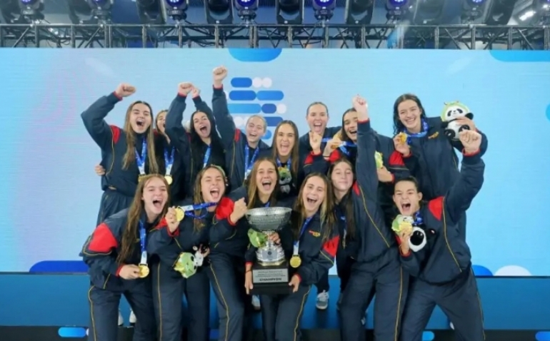 La selección española femenina de waterpolo se proclama campeona del mundo sub-18