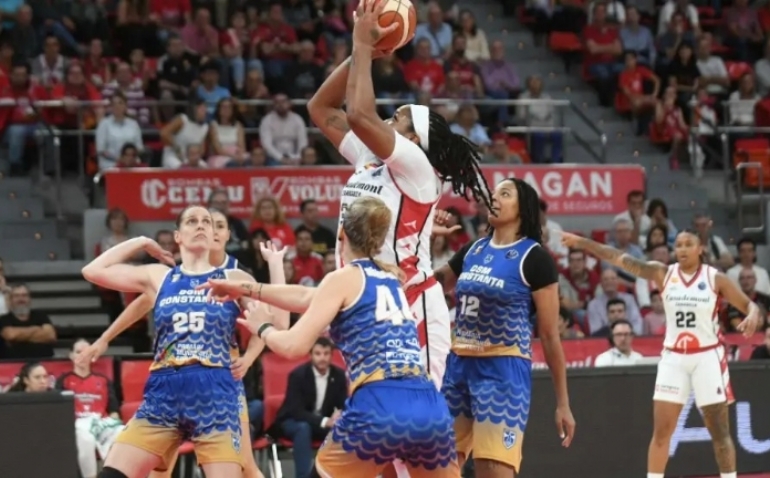 El Casademont Zaragoza pulveriza al Constanta y regresa a la Euroliga