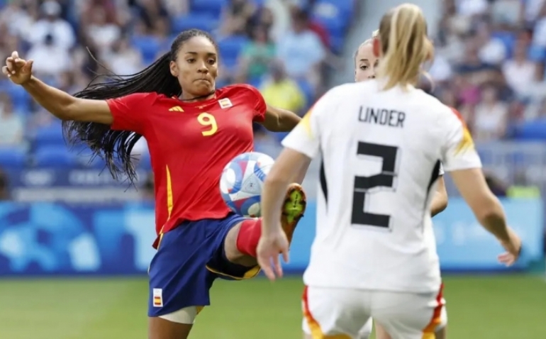 Salma Paralluelo tampoco va convocada con España: 