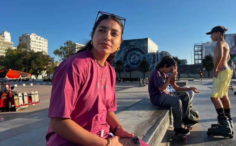 Doudou Elhadri brilla en un deporte de hombres en Marruecos: “No querían que estuviera ahí. Tenía que estar limpiando la casa y teniendo hijos, no patinando”