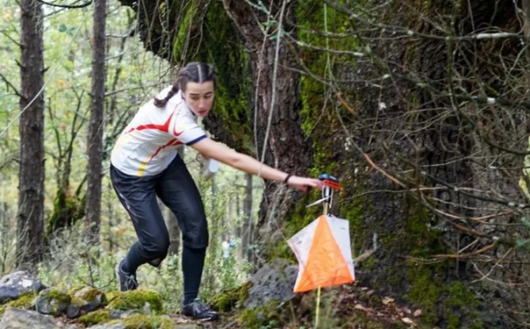 La zaragozana Julia Faure, campeona del XV Trofeo Peña Guara de orientación a pie