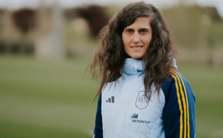 Nueva revolución en La Roja: Jenni también cae