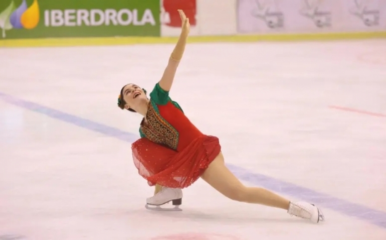 La aragonesa Ángela Martín-Mora se cuelga el oro en el Campeonato Absoluto de Patinaje
