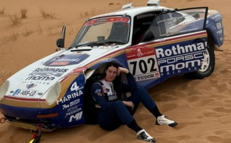 Las lágrimas de la zaragozana Lidia Ruba en una duna del Dakar: 
