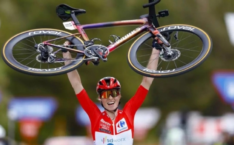 La Vuelta femenina 2025 comenzará en Barcelona