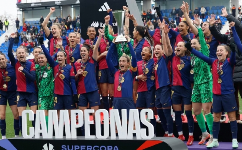 El Barcelona arrasa al Real Madrid en la final de la Supercopa
