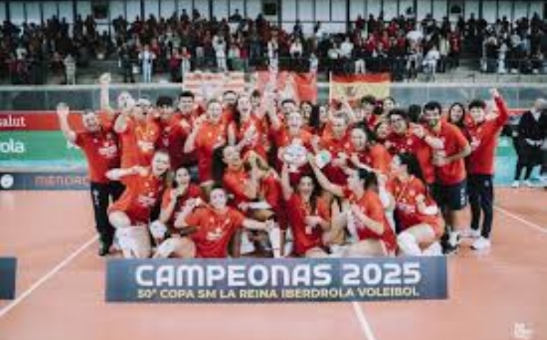 Avarca de Menorca rompe su mal fario y se proclama campeón de la Copa de la Reina de voleibol