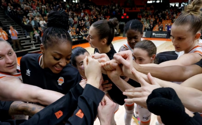 El Valencia acaricia las semifinales y el Zaragoza se complica la Final Six