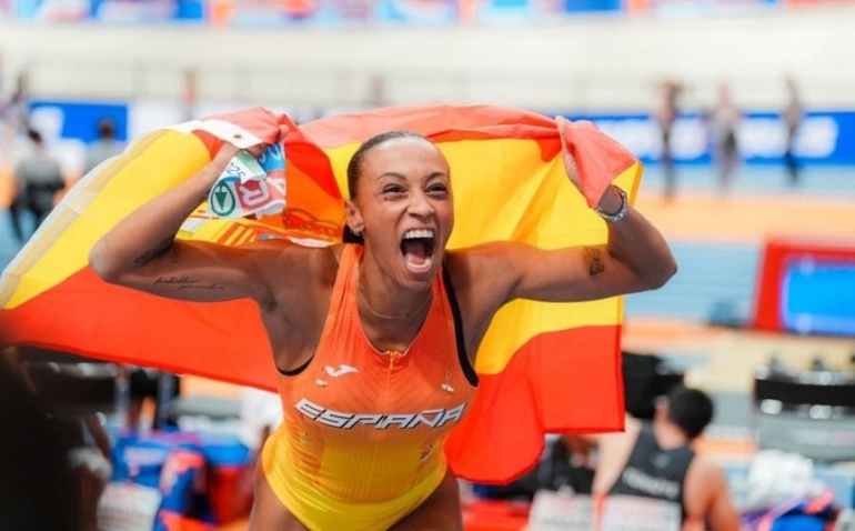 Ana Peleteiro, reina de Europa en el triple salto
