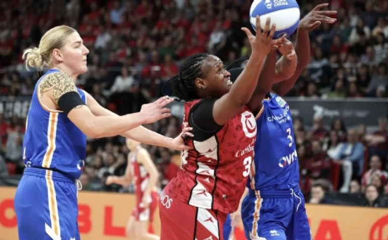 Shante Evans sufre un esguince leve de rodilla