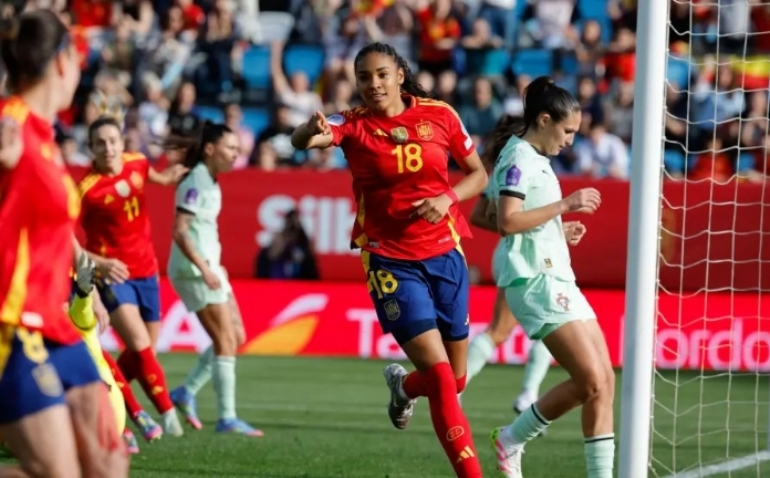 La aragonesa Salma Paralluelo abre la abultada goleada de España a Portugal y sigue vive en la Liga de Naciones femenina (7-1)