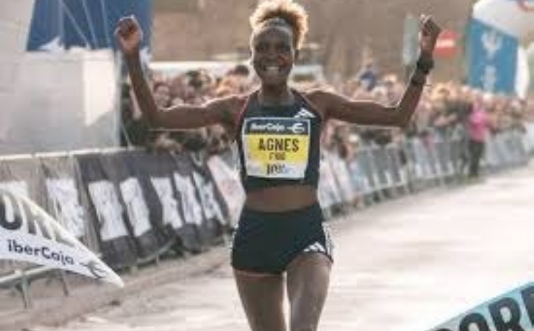 Agnes Ngetich pulveriza el récord del mundo de 10 kilómetros en una carrera solo para mujeres