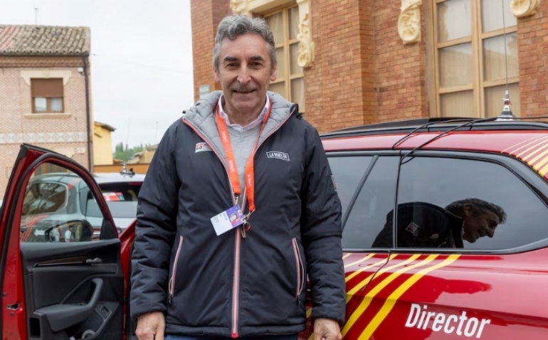 Escartín: “La idea es que La Vuelta Femenina siga equiparándose a la masculina en puertos y recorrido”