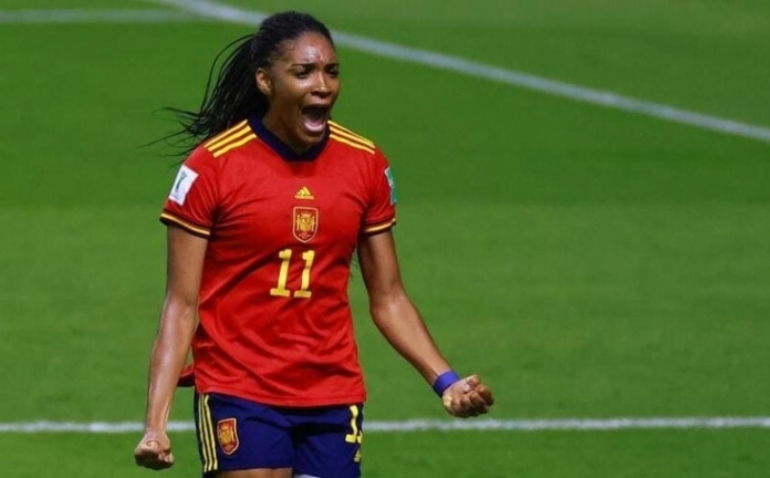 Salma Paralluelo, el talento aragonés que no falta a la cita con la Roja