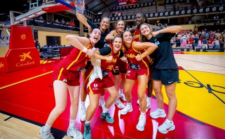 Mariona y Helena Pueyo se hacen fuertes con la Selección