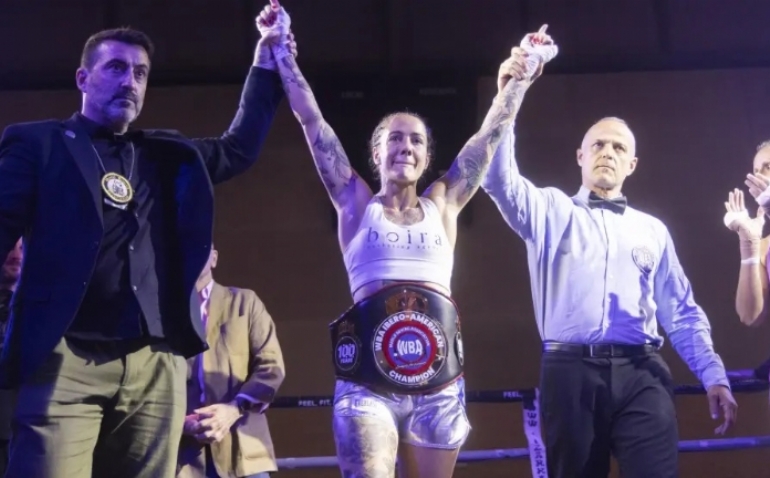La zaragozana Cristina Navarro logra por la vía rápida el cinturón iberoamericano de boxeo