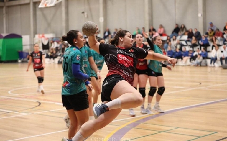 María Torres seguirá liderando al Schär Colores Zaragoza en su salto a División de Honor Oro