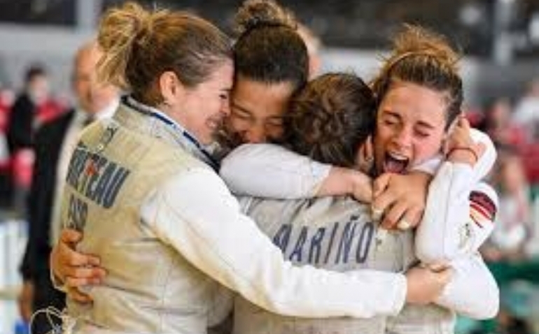 El equipo español femenino de florete se cuelga un bronce histórico en el Europeo de esgrima