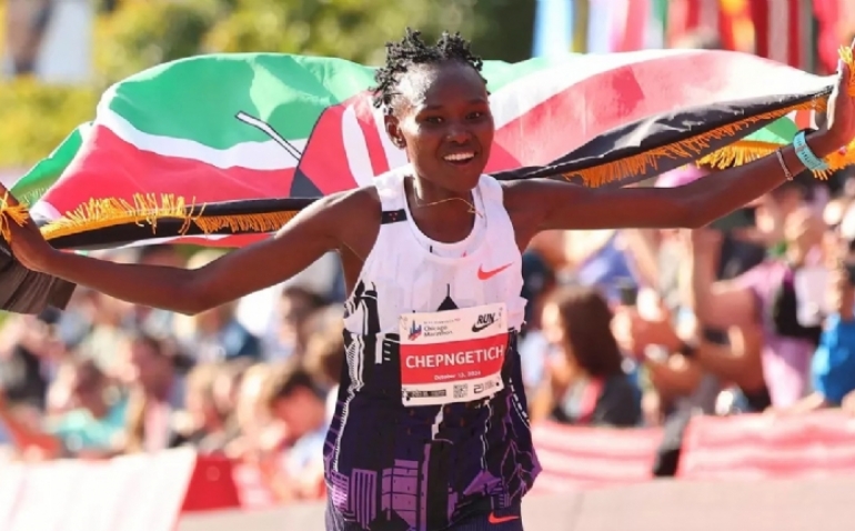 La primera mujer en romper la barrera de las 2 horas y 10 minutos en el maratón, suspendida por dopaje