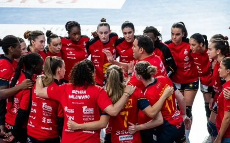 Laura Rodríguez se cuelga la plata en el Europeo júnior con las Guerreras