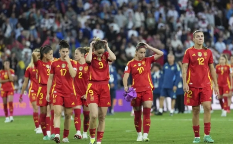 Inglaterra acaba con España en los penaltis y revalida el título de la Eurocopa