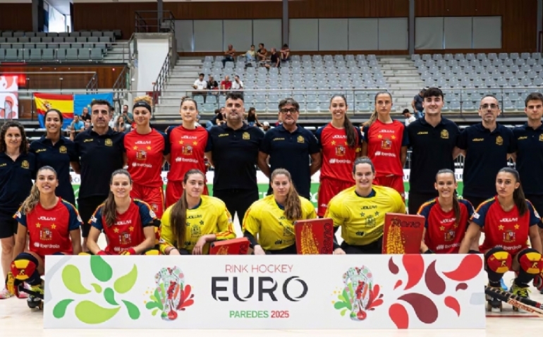 España arrasa a Francia en su debut