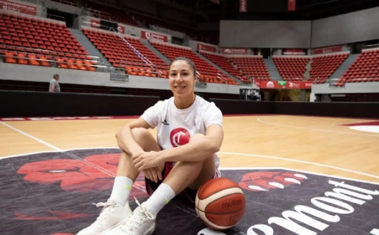 Laia Flores: 