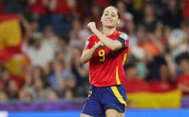 Esther González causa baja en la selección y Alba Redondo la sustituye