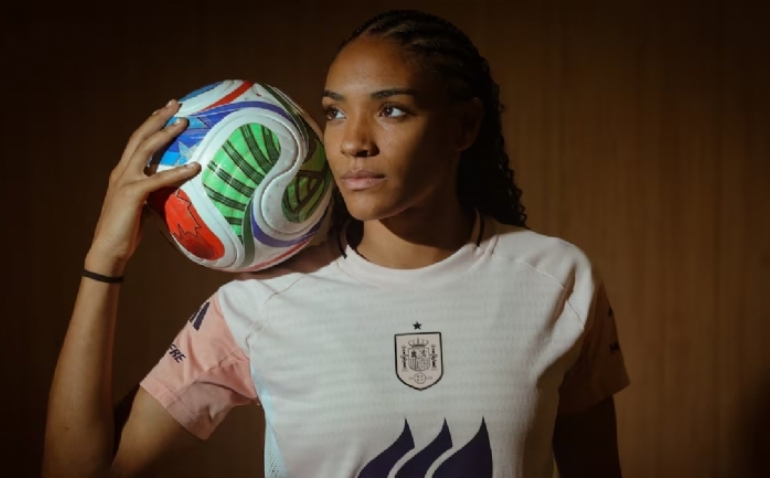 “Necesitaba parar de tanto fútbol, estar sola”