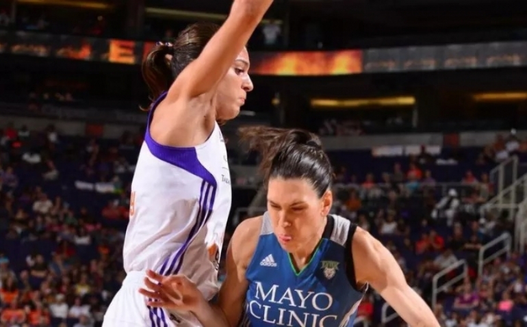 Las jugadoras de la WNBA libran un largo pulso por una mejora salarial