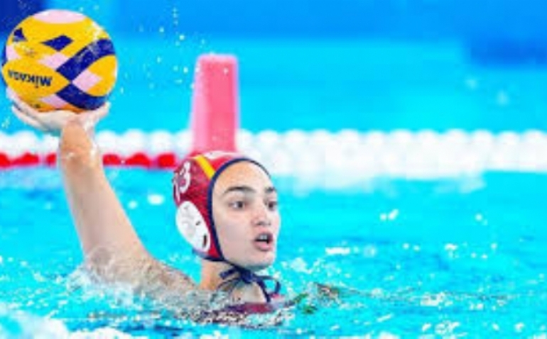 España tropieza ante Hungría en su estreno en el Europeo femenino de waterpolo