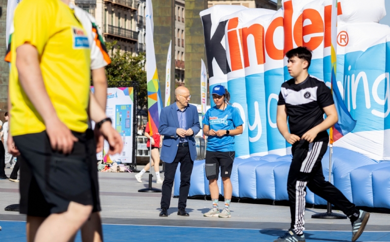 La Plaza del Pilar acoge el Kinder Joy of Moving Experience para fomentar el deporte y combatir el sedentarismo infantil