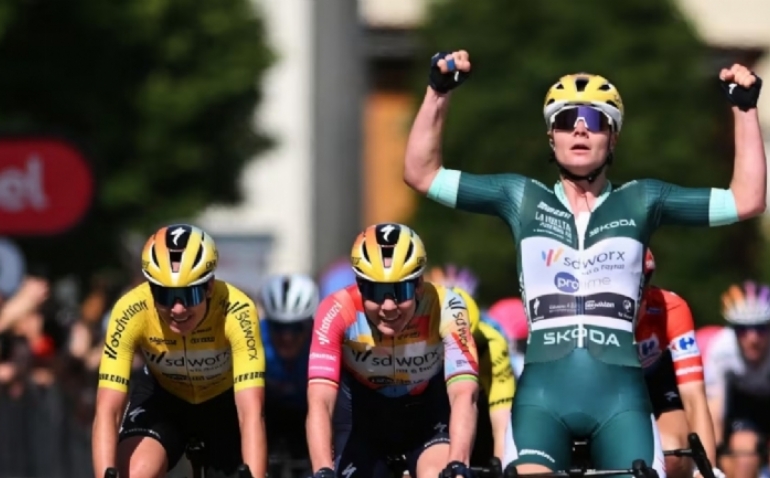 Kopecky rompe su sequía de 5 años en La Vuelta y es nueva líder