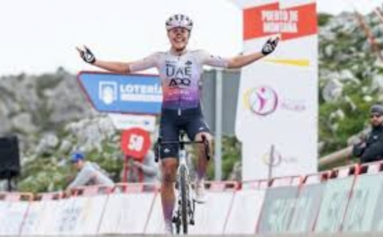Paula Blasi venció el atrevimiento del SD Worx-Protime en L'Angliru con una bici que 