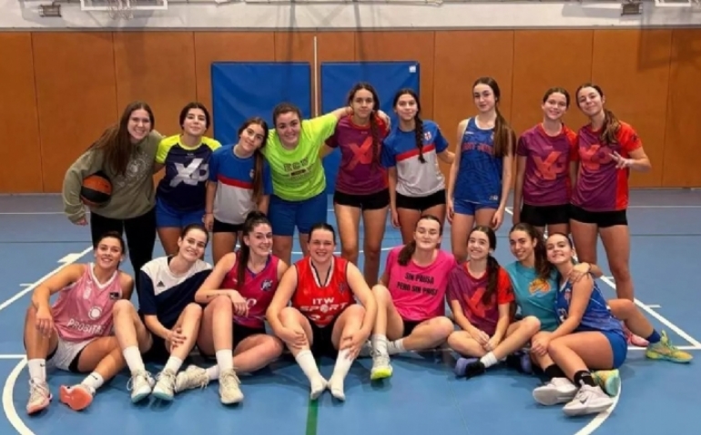El CEB Sant Jordi gana los Premios Basket Girlz con un proyecto para frenar el abandono del baloncesto femenino