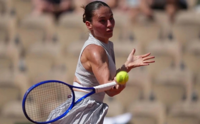 La ucraniana Marta Kostyuk se derrumba tras debutar en Roland Garros: 