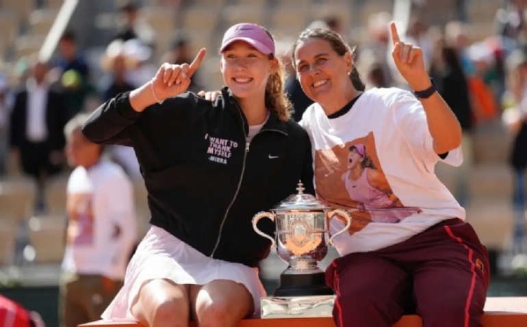 La aragonesa Conchita Martínez guía a Andreeva al título de Roland Garros  