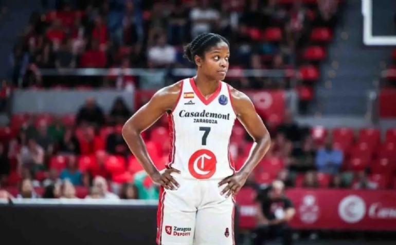 Nadia Fingall debuta en la WNBA y estrena su casillero de puntos demostrando sus señas de identidad