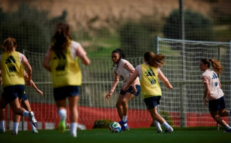 La Federación Española de Fútbol ultima un acuerdo para que las jugadoras de la selección puedan congelar sus óvulos