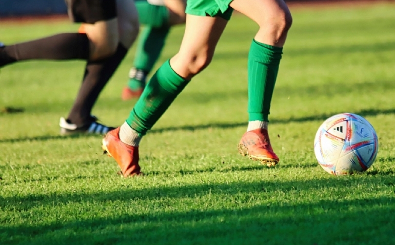 Perales de Alfambra reúne a seis clubes en su primer torneo de fútbol femenino