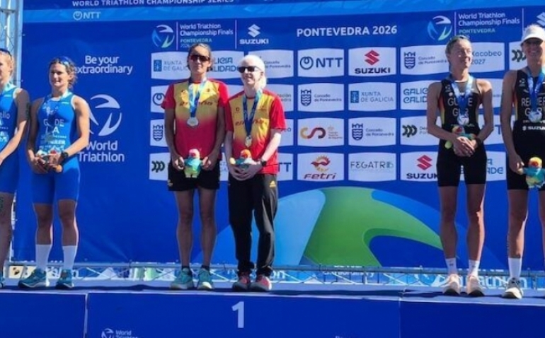 Susana Rodríguez y su guía, Sara Pérez, campeonas del Mundo de triatlón paralímpico