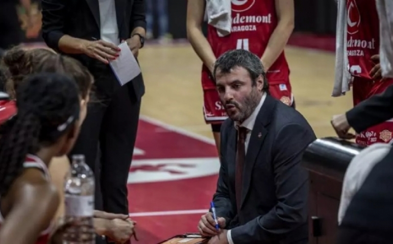 Carlos Cantero, entrenador del Casademont Zaragoza, entiende a Mariona Ortiz: 